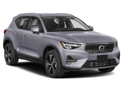 2023 Volvo XC40 B5 Ultimate Bright Theme