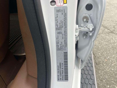 2020 RAM 1500 Laramie Crew Cab 4x4 64' Box