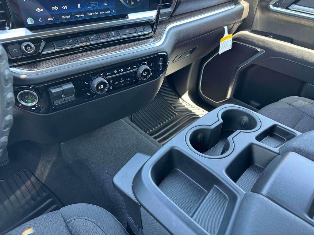 2026 Chevrolet Silverado 1500 4WD Crew Cab Short Bed LT with 2FL