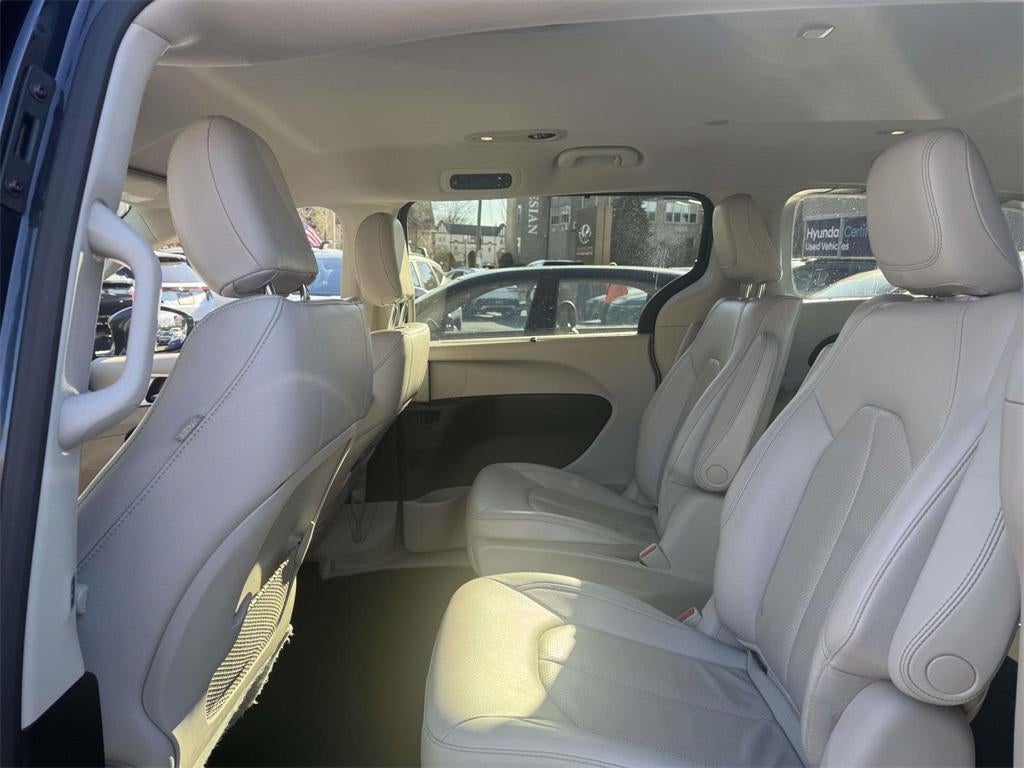 2019 Chrysler Pacifica Hybrid Touring L