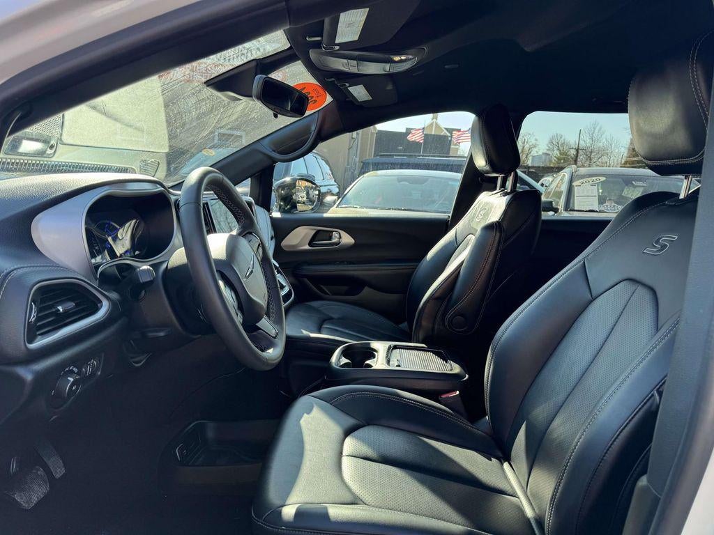 2024 Chrysler Pacifica Hybrid S Appearance Pkg