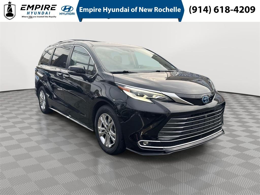 2023 Toyota Sienna Platinum