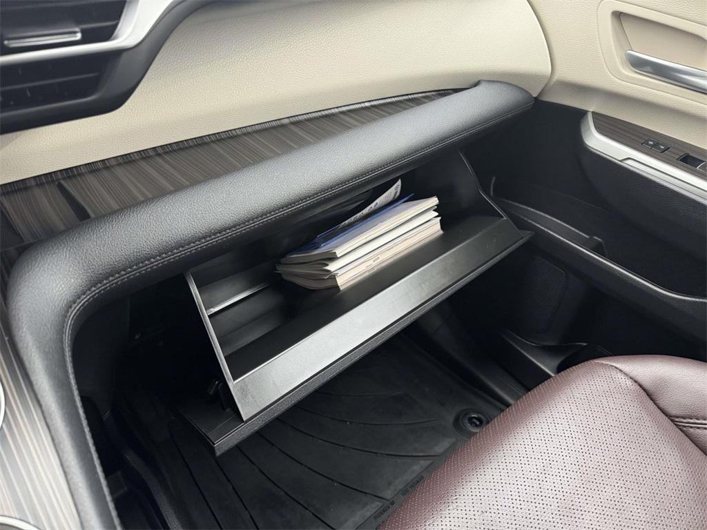 2023 Toyota Sienna Platinum