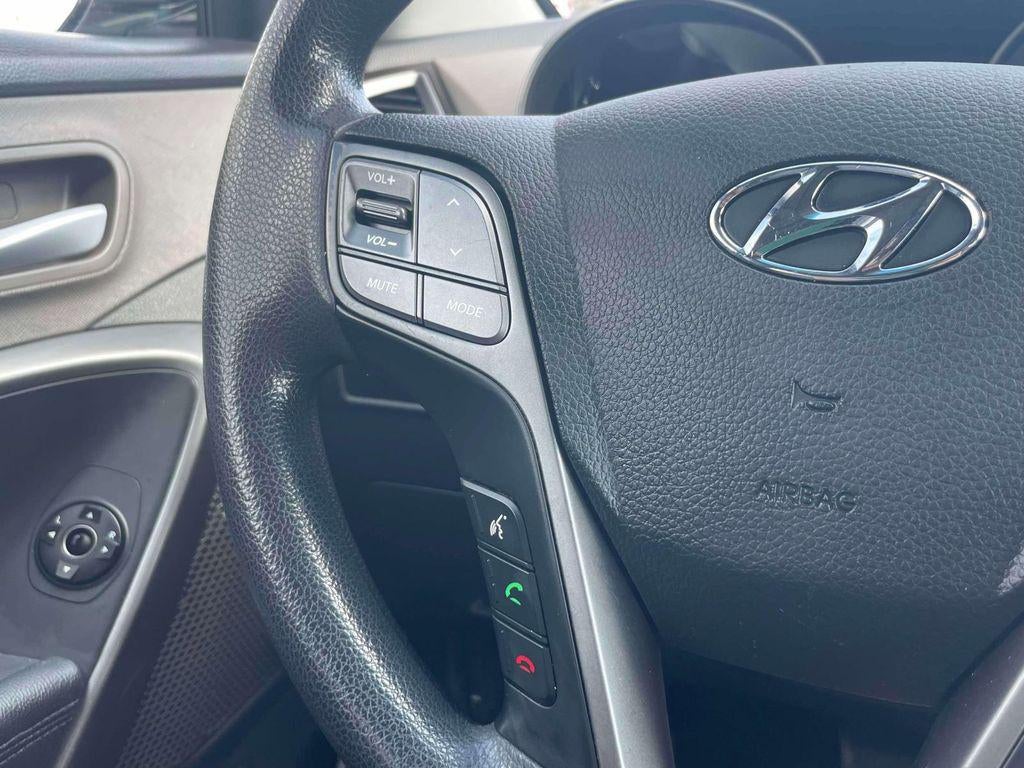 2017 Hyundai Santa Fe SE