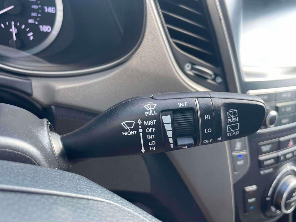 2017 Hyundai Santa Fe SE