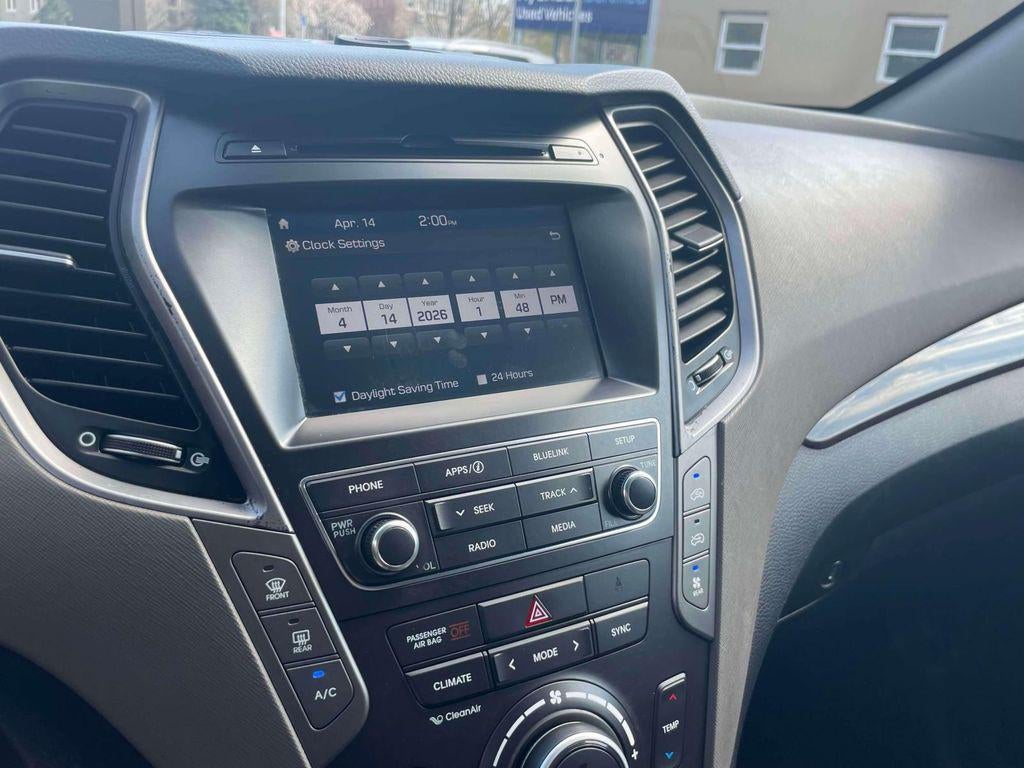 2017 Hyundai Santa Fe SE