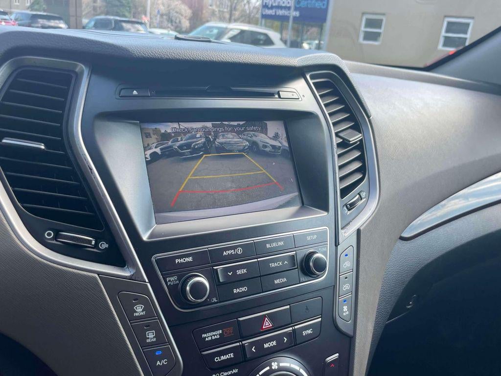 2017 Hyundai Santa Fe SE