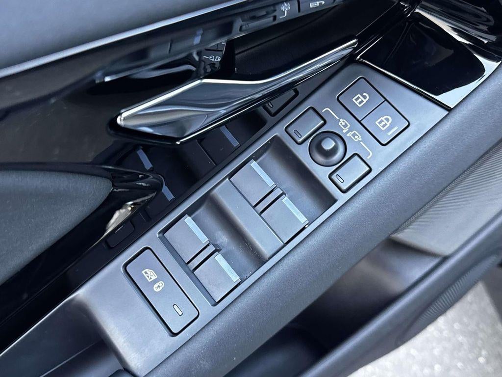 2025 Land Rover Range Rover Evoque Dynamic SE