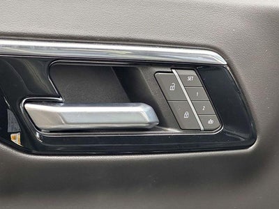 2025 Chevrolet Suburban LT