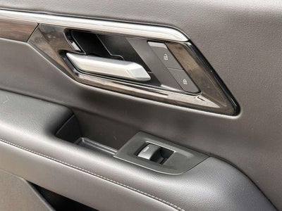 2025 Chevrolet Suburban LT