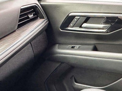 2025 Chevrolet Suburban LT