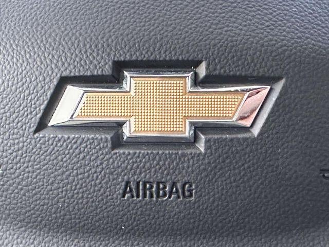 2025 Chevrolet Suburban 4WD LT