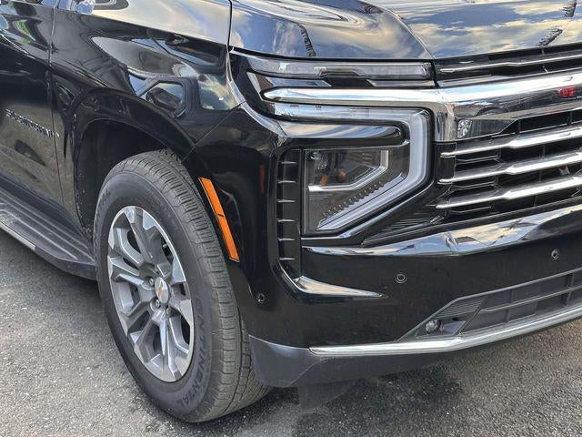 2025 Chevrolet Suburban 4WD LT