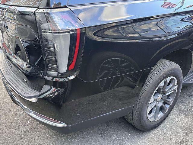 2025 Chevrolet Suburban 4WD LT