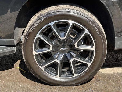 2025 Chevrolet Suburban RST