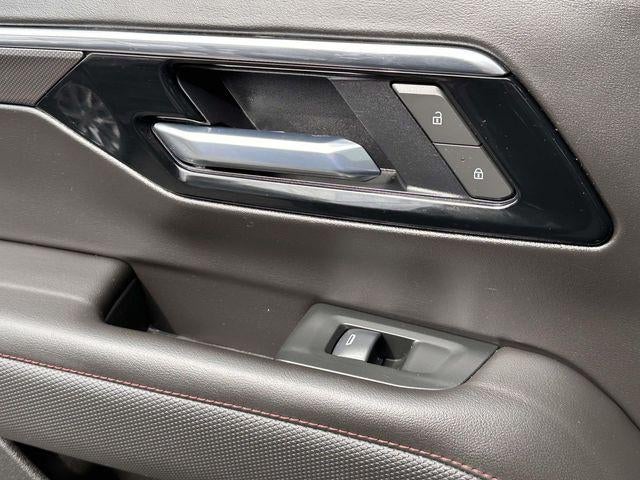 2025 Chevrolet Suburban 4WD RST