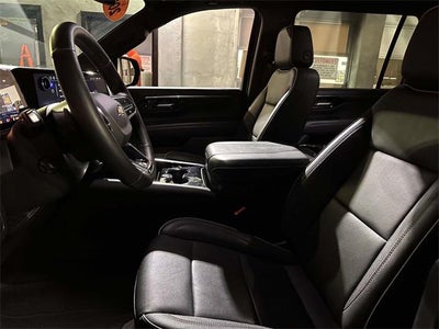 2025 Chevrolet Suburban 4WD Premier