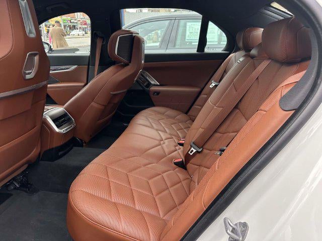 2023 BMW 760 760i xDrive
