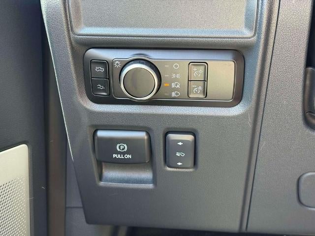 2025 Ford F-150 Lightning Platinum
