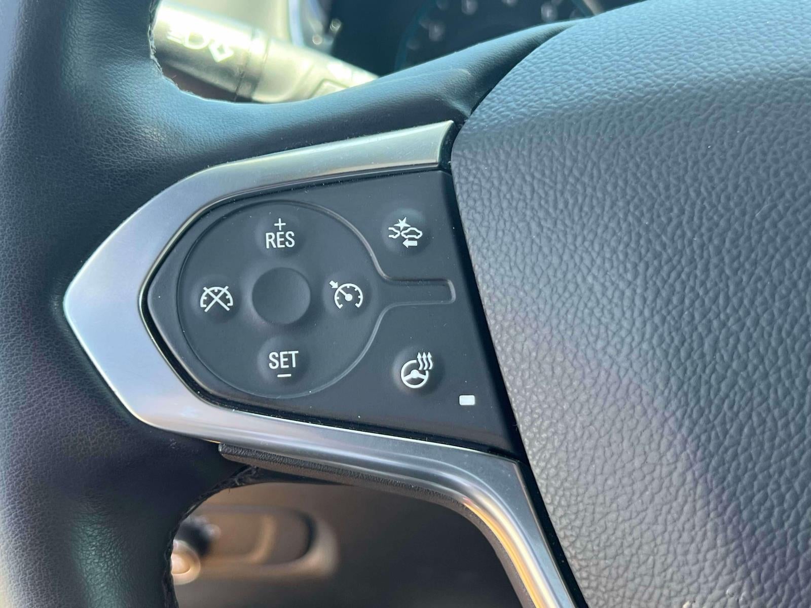 2023 Chevrolet Traverse AWD LT Leather