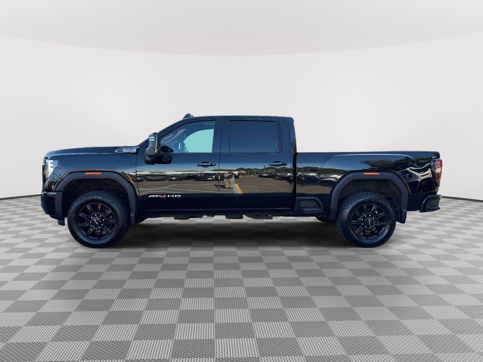 2025 GMC Sierra 2500HD Crew Cab, Standard Bed, AT4, 4WD