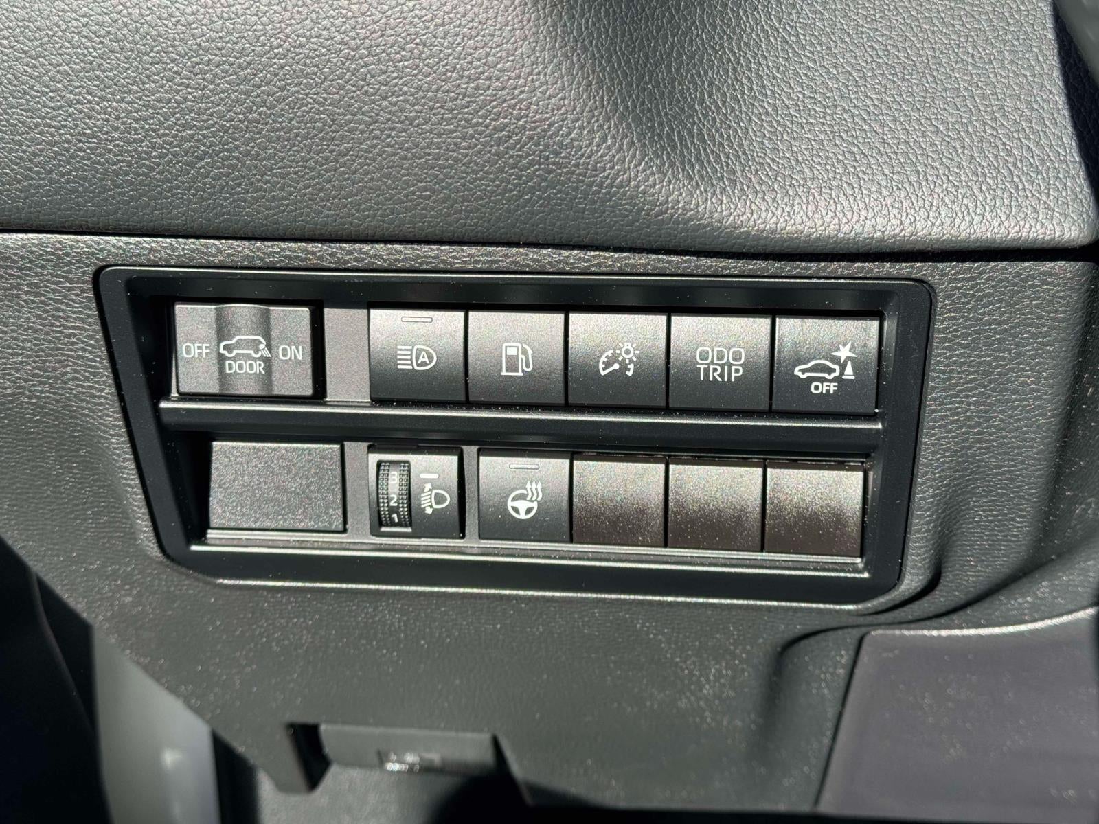2023 Toyota Sequoia SR5