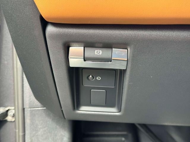2023 Land Rover Defender 110 V8