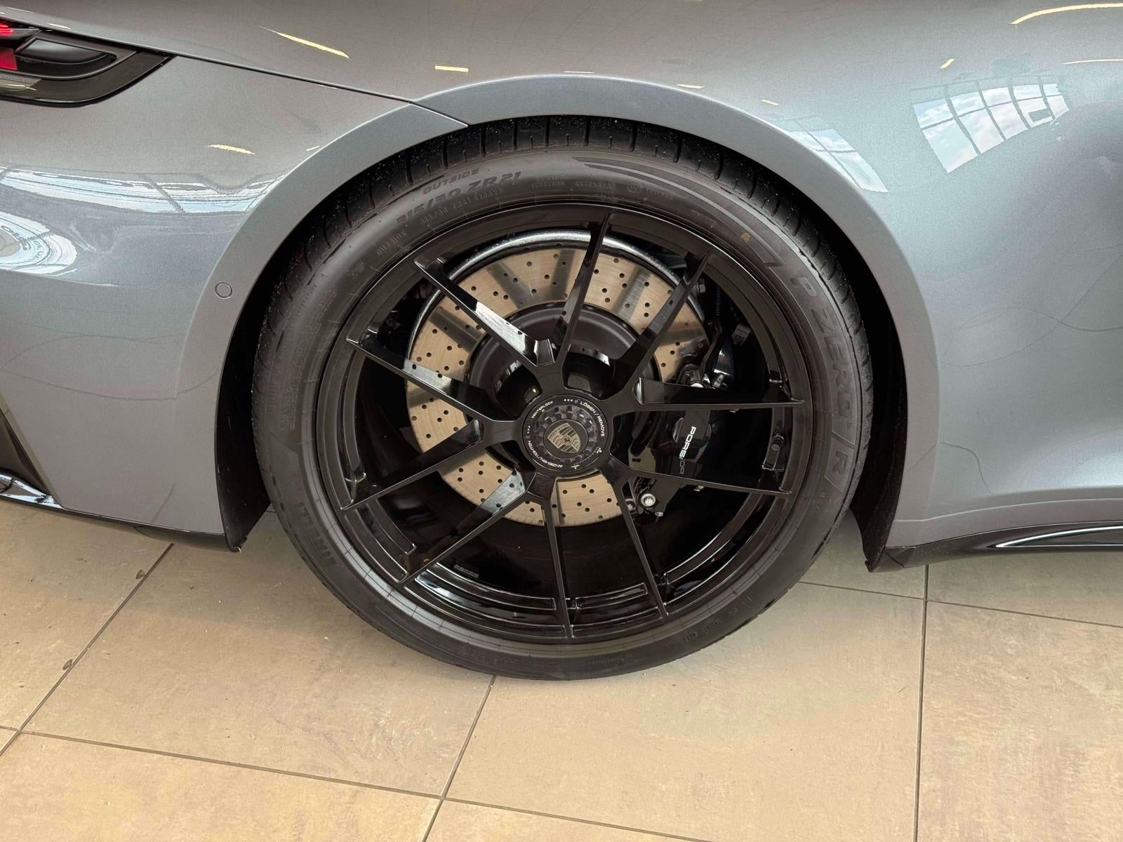 2025 Porsche 911 Carrera GTS
