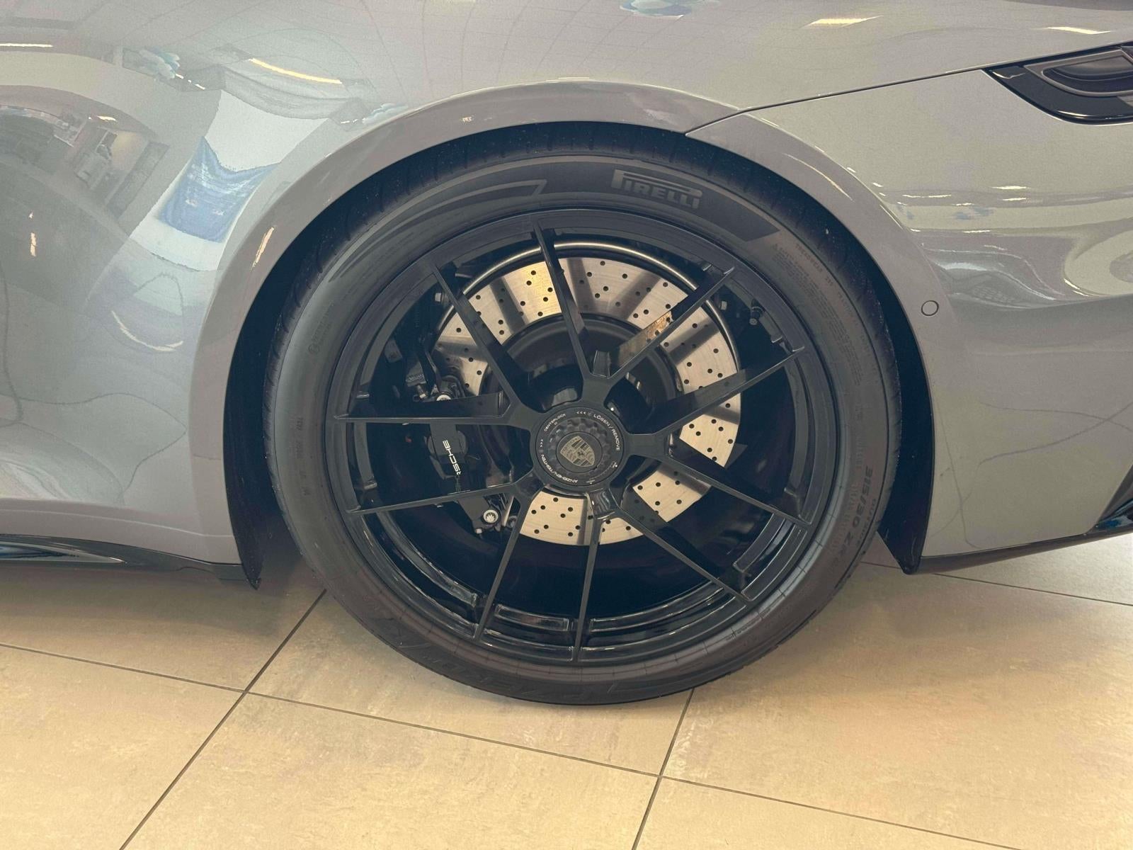 2025 Porsche 911 Carrera GTS