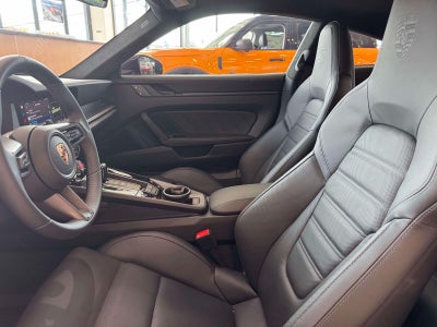 2025 Porsche 911 Carrera GTS