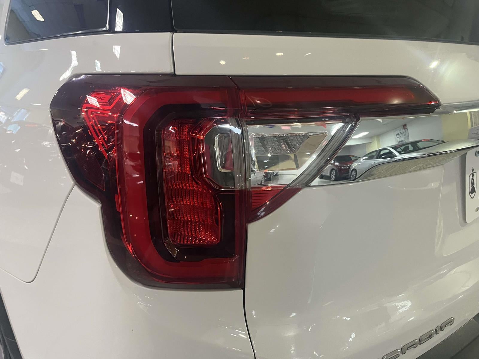 2023 GMC Acadia AWD SLT