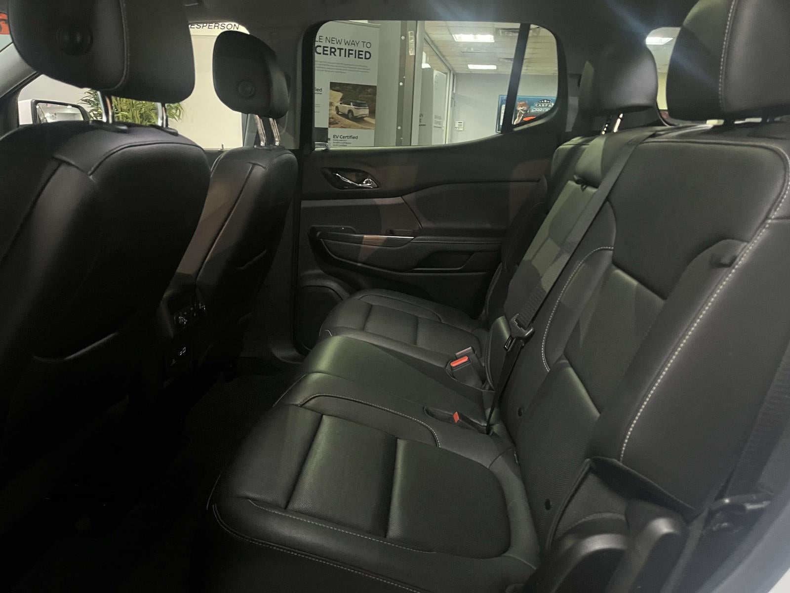 2023 GMC Acadia AWD SLT