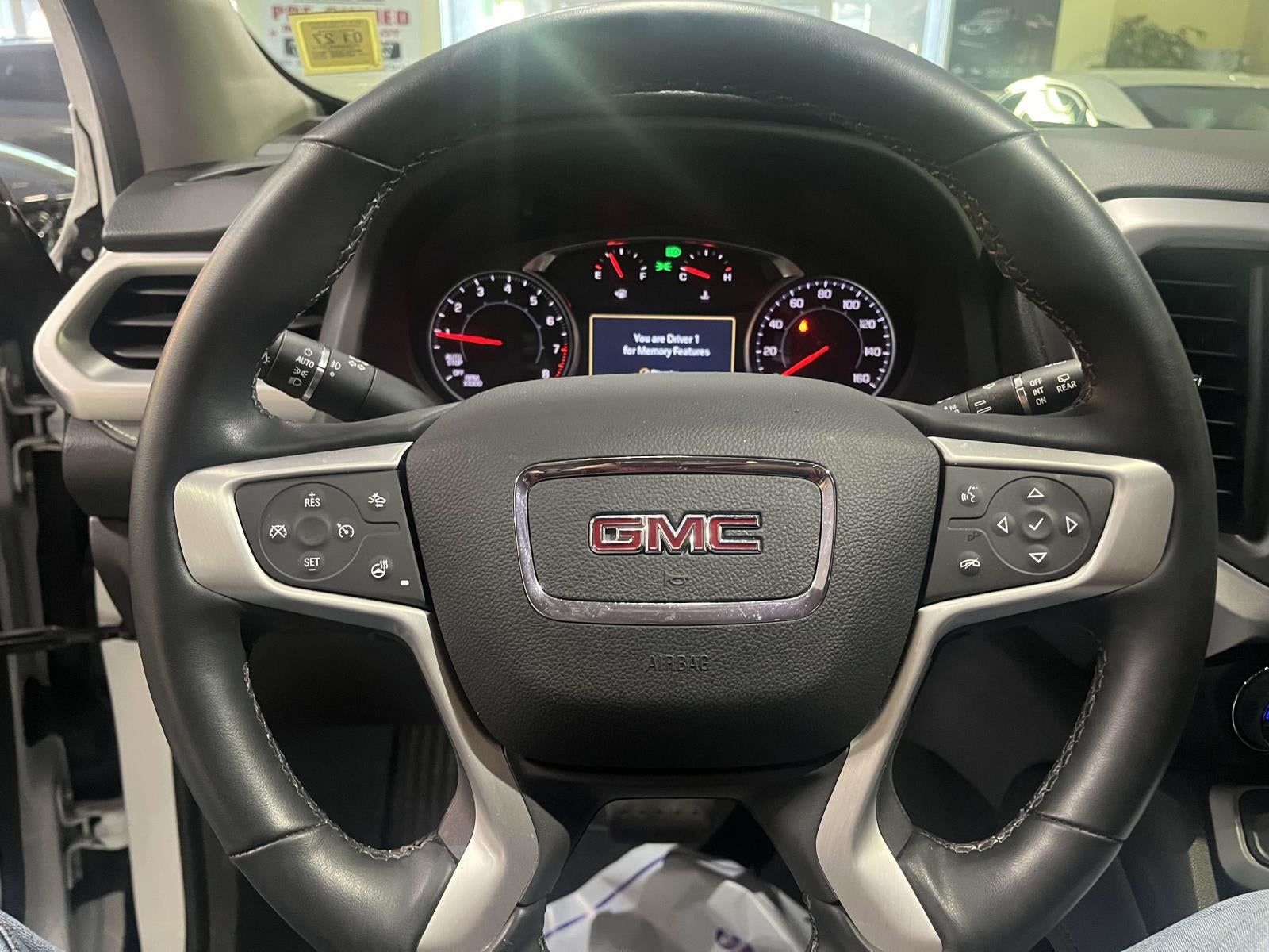 2023 GMC Acadia AWD SLT