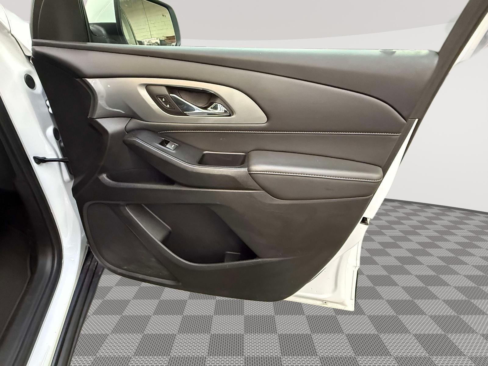 2023 Chevrolet Traverse AWD LT Cloth