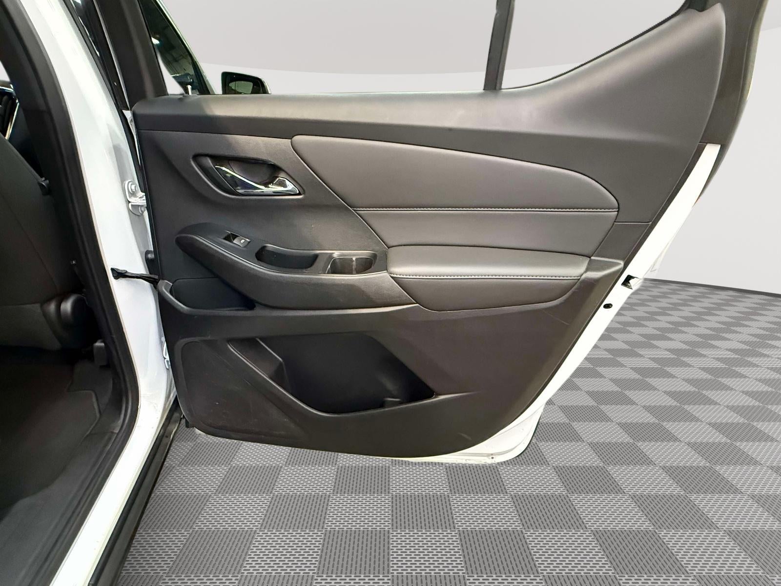 2023 Chevrolet Traverse AWD LT Cloth