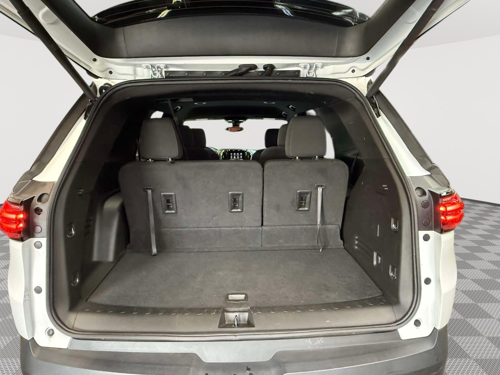 2023 Chevrolet Traverse AWD LT Cloth
