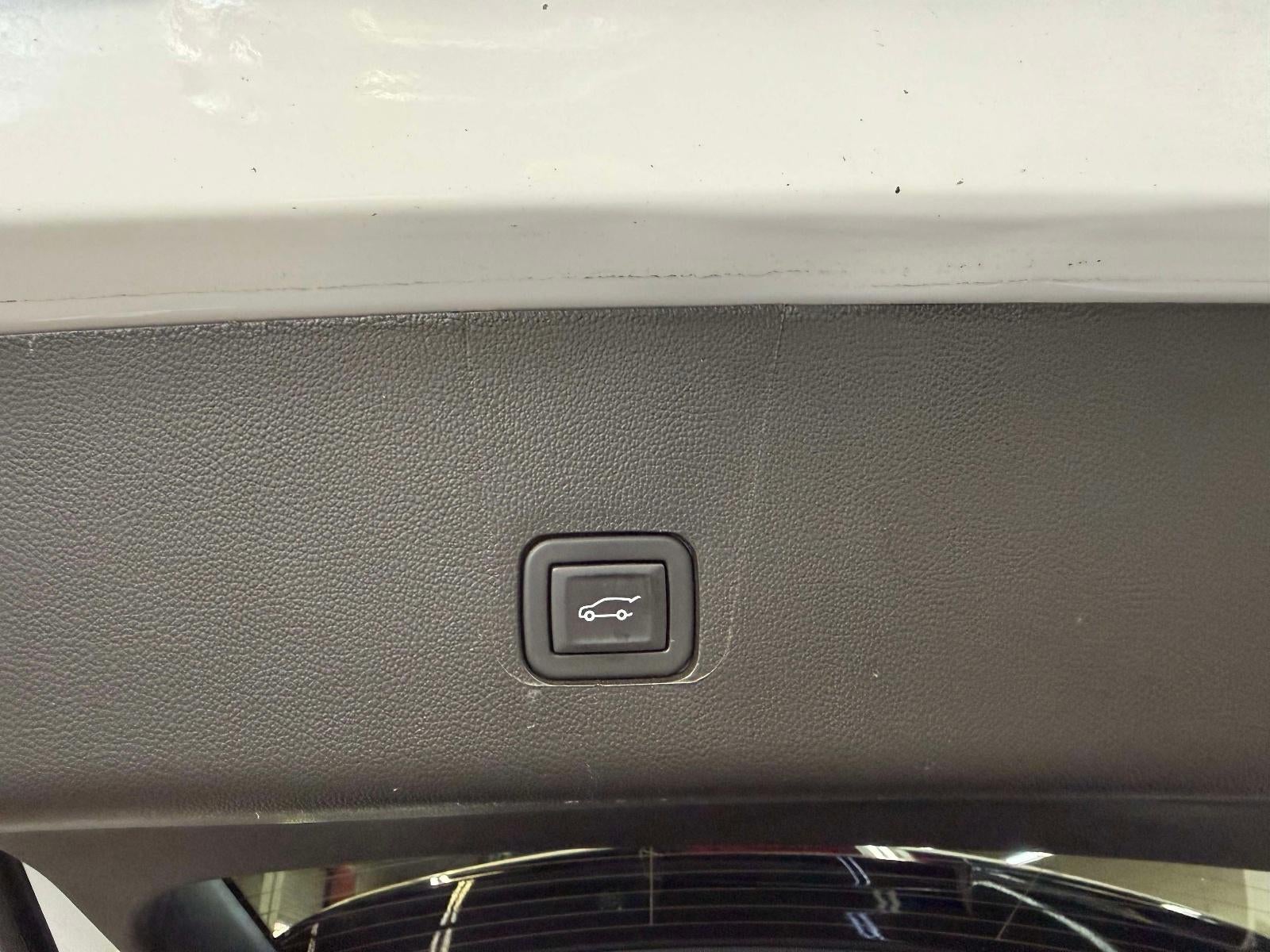 2023 Chevrolet Traverse AWD LT Cloth