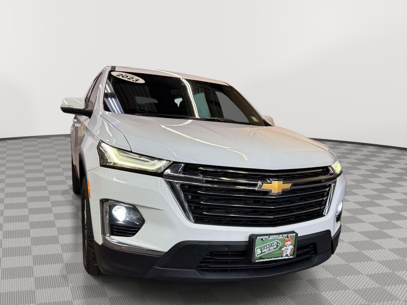2023 Chevrolet Traverse AWD LT Cloth