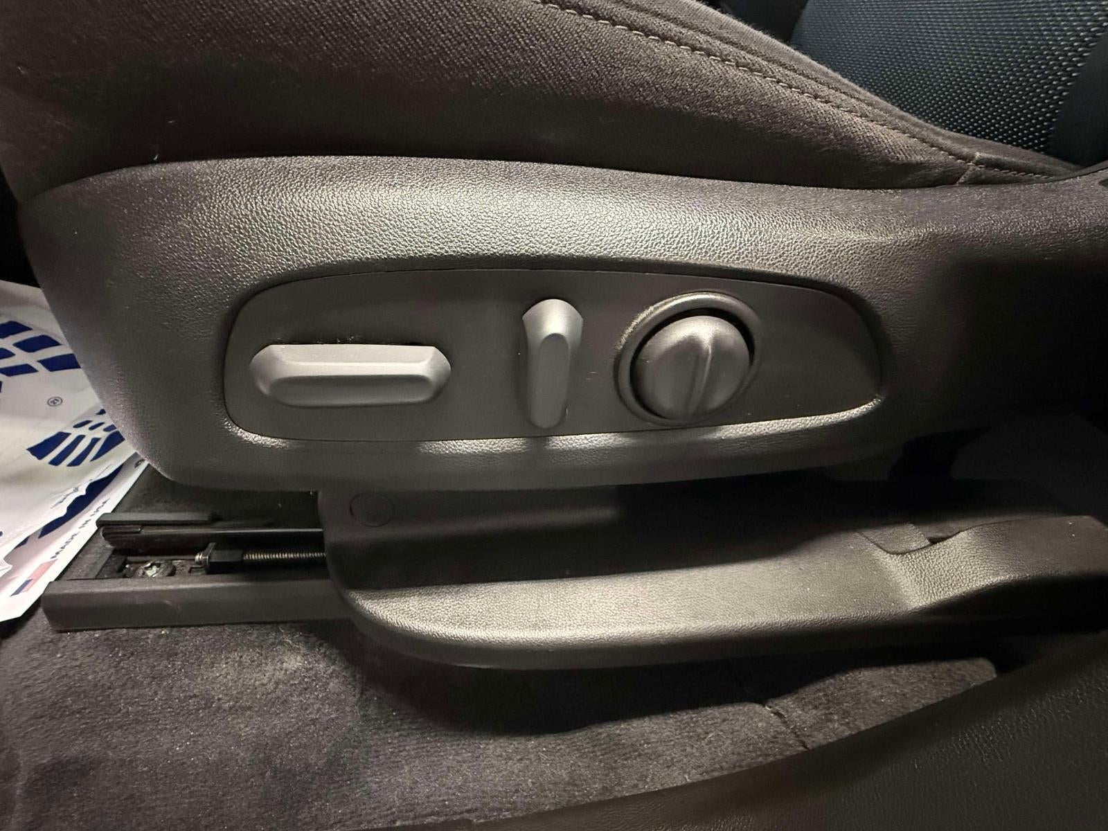 2023 Chevrolet Traverse AWD LT Cloth