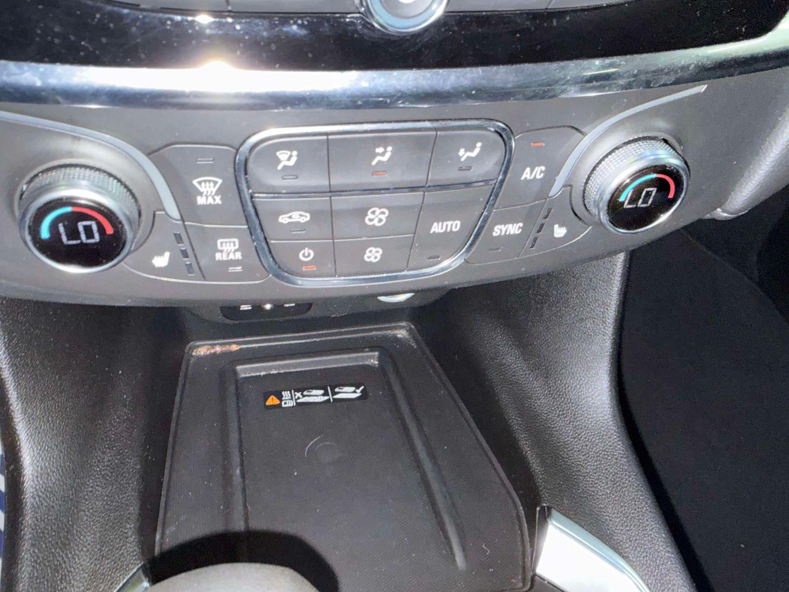 2023 Chevrolet Traverse AWD LT Cloth