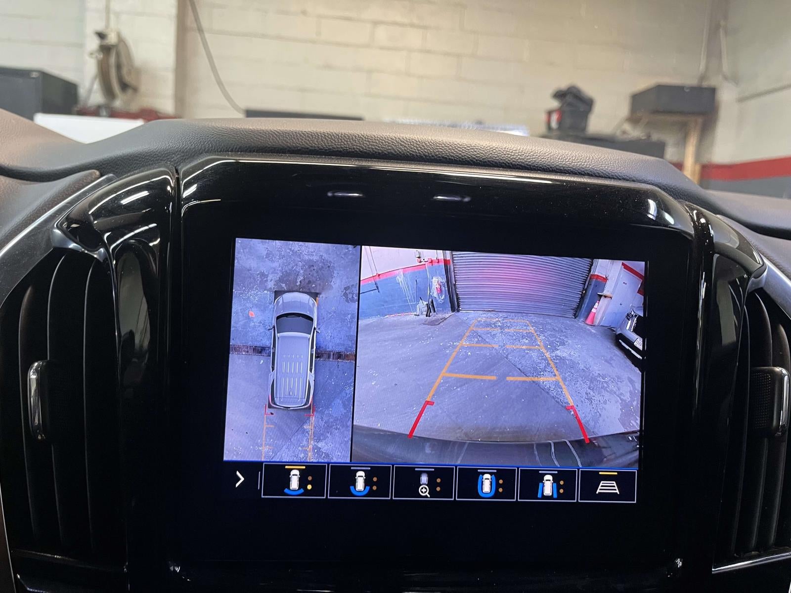 2021 Chevrolet Traverse AWD LT Leather