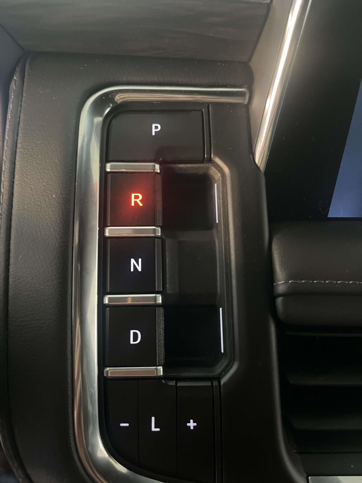 2024 Chevrolet Suburban 4WD LT