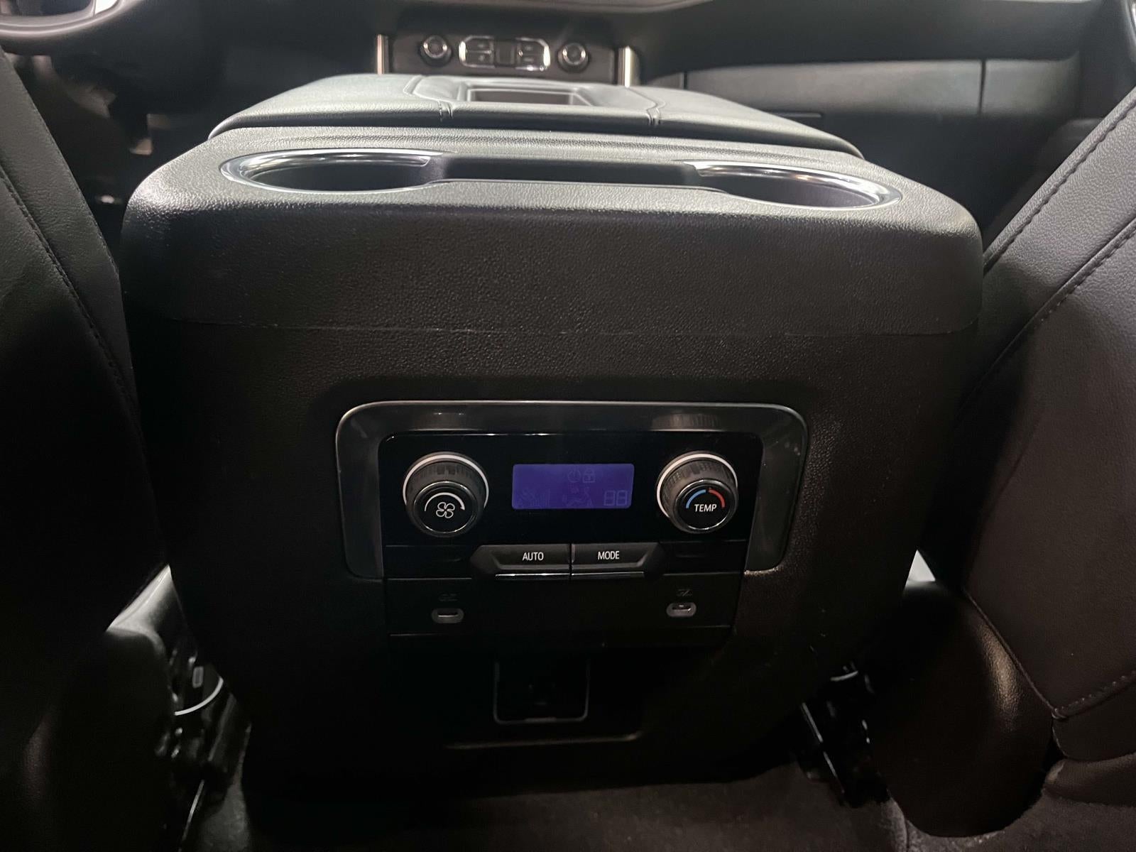 2024 Chevrolet Suburban 4WD LT