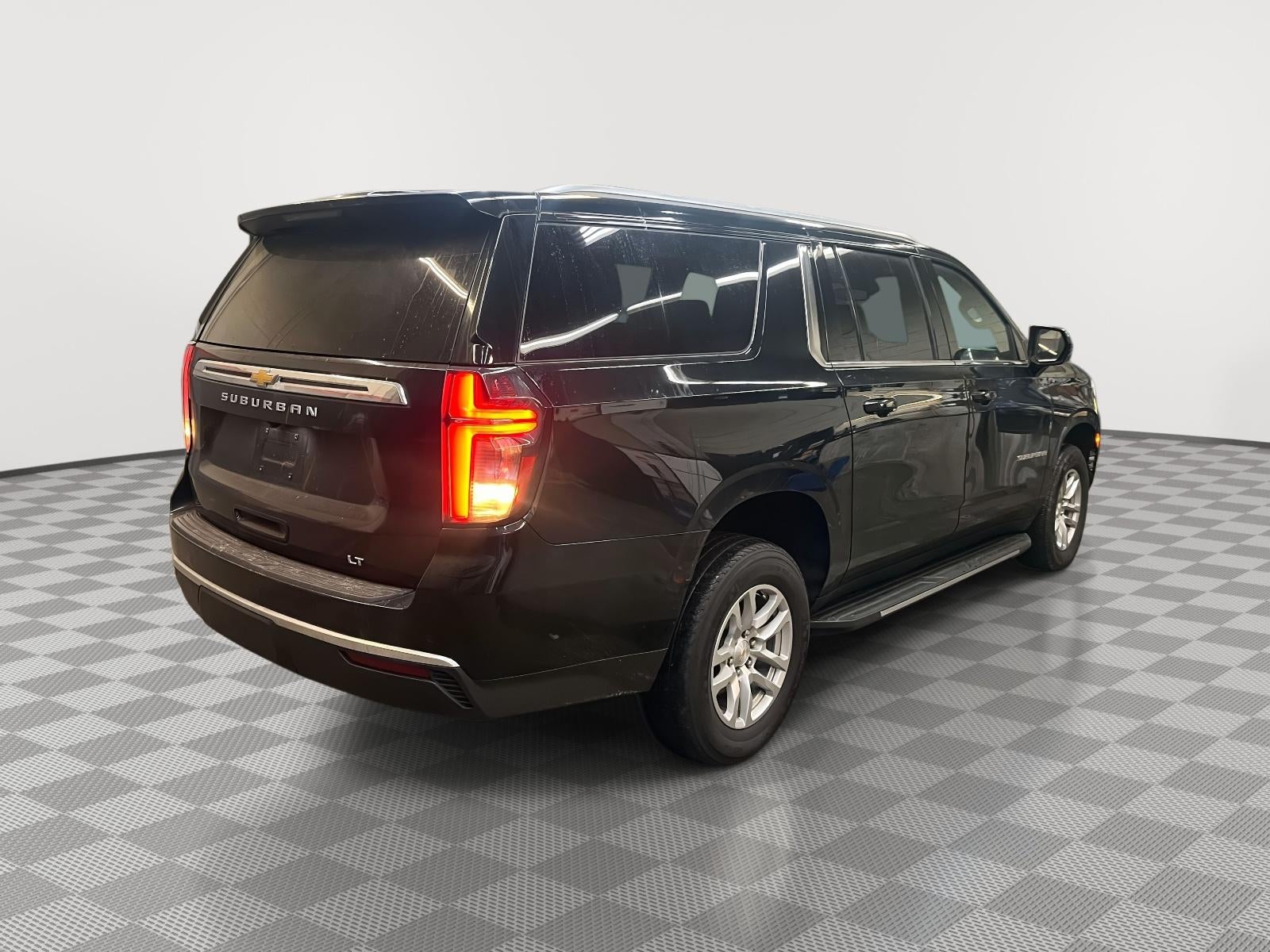 2024 Chevrolet Suburban 4WD LT