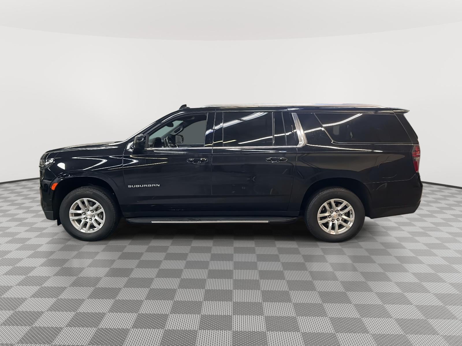 2024 Chevrolet Suburban 4WD LT