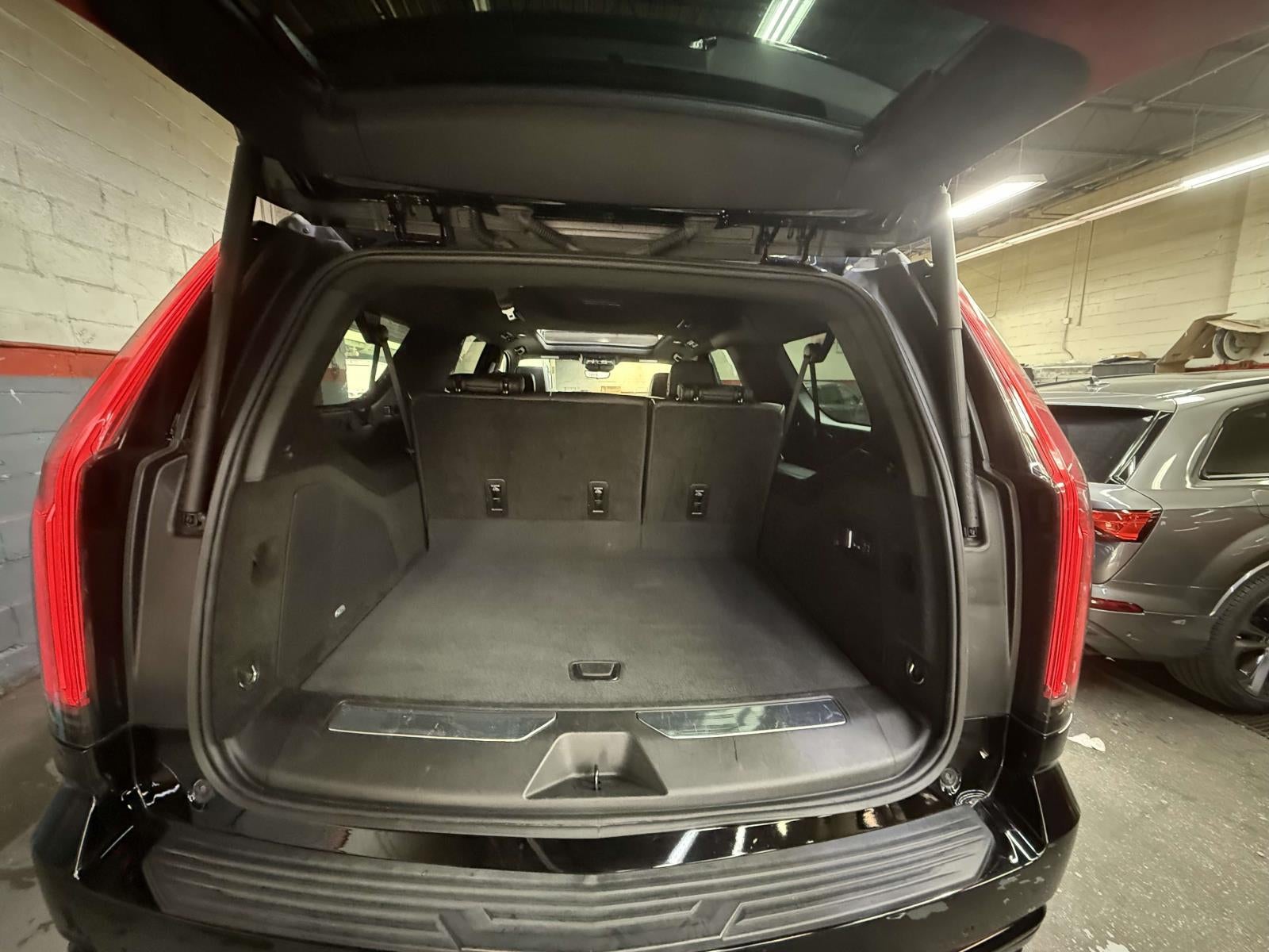 2025 Cadillac Escalade ESV Sport