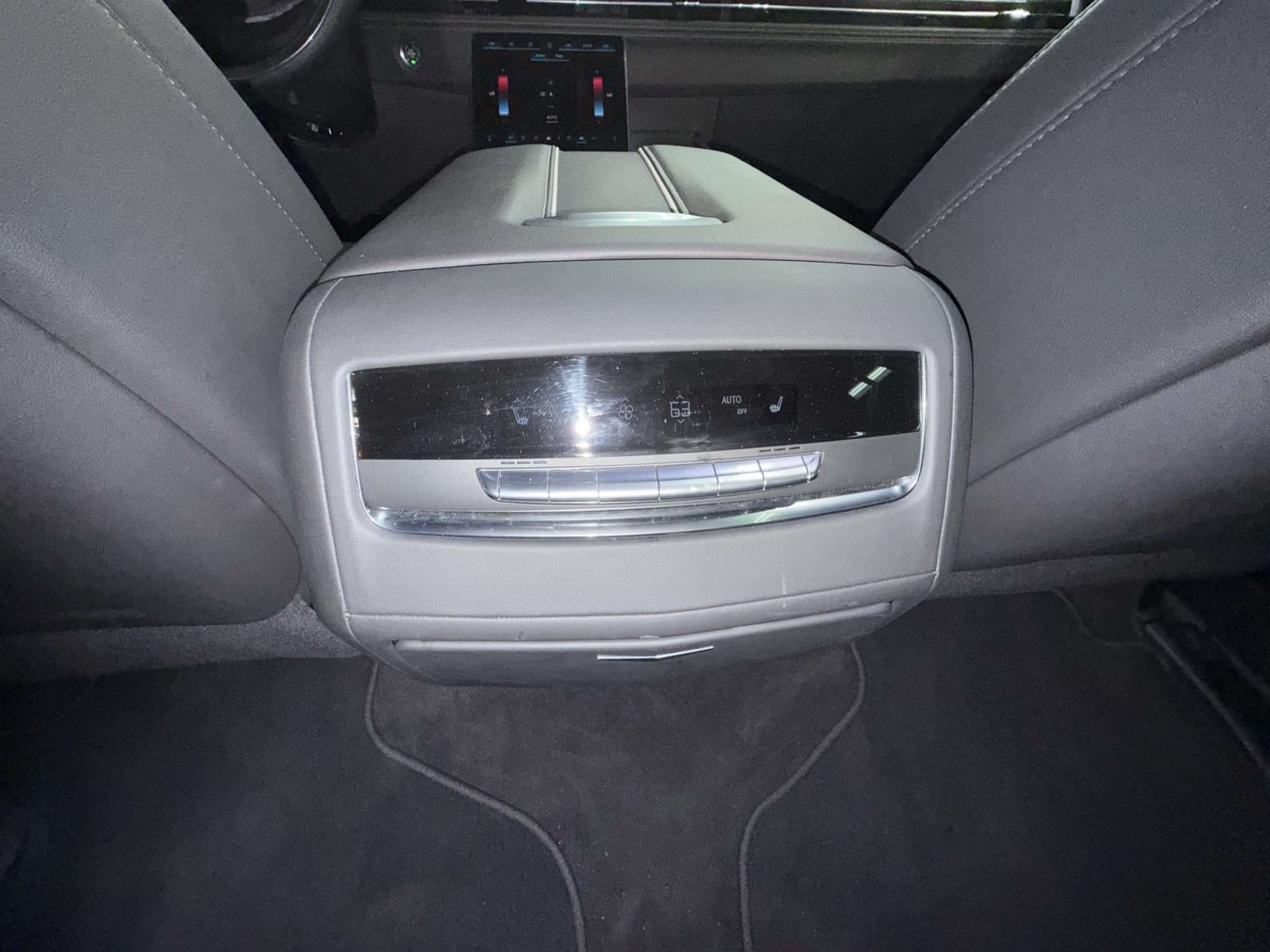 2025 Cadillac Escalade ESV Sport
