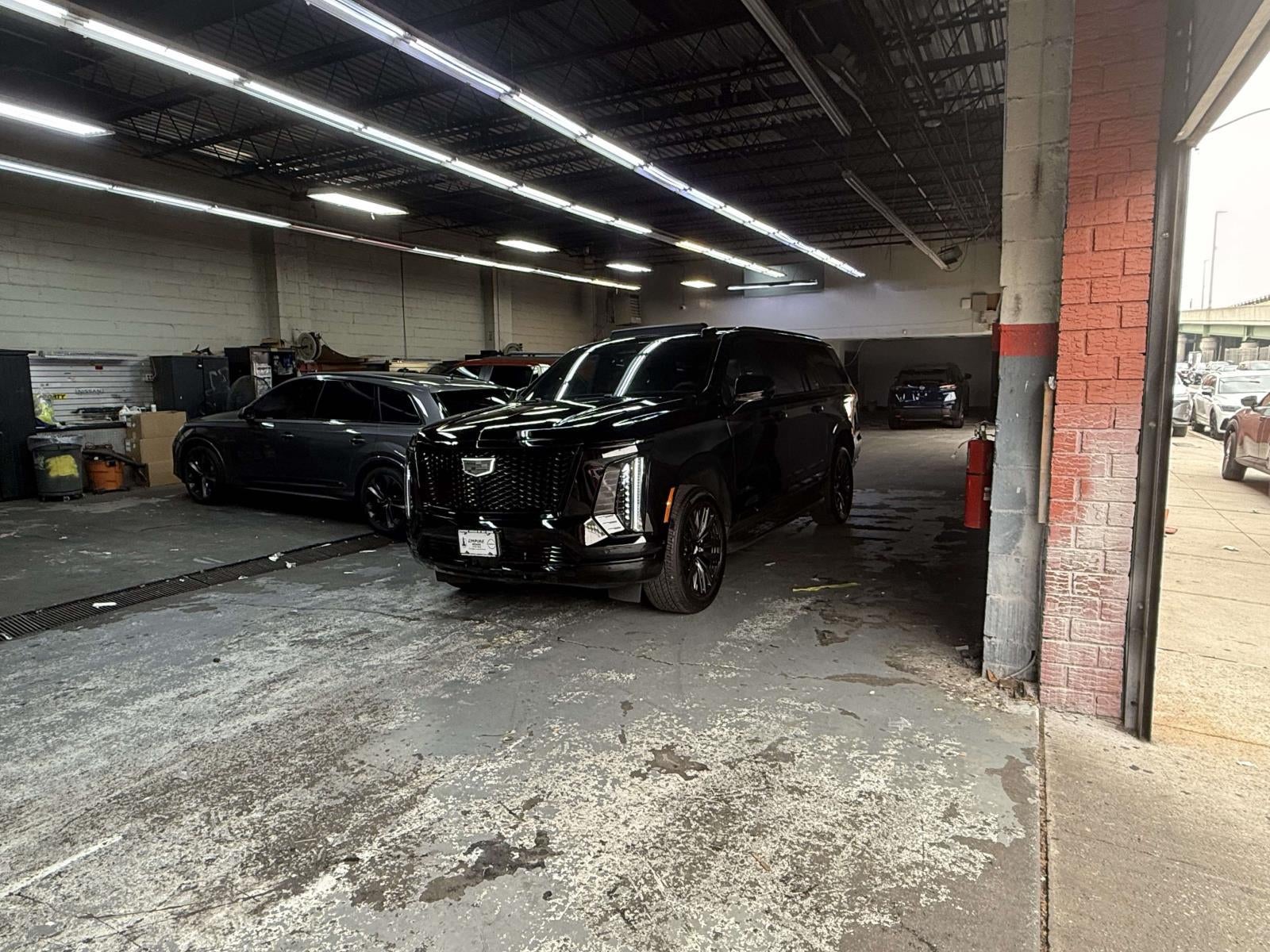 2025 Cadillac Escalade ESV Sport