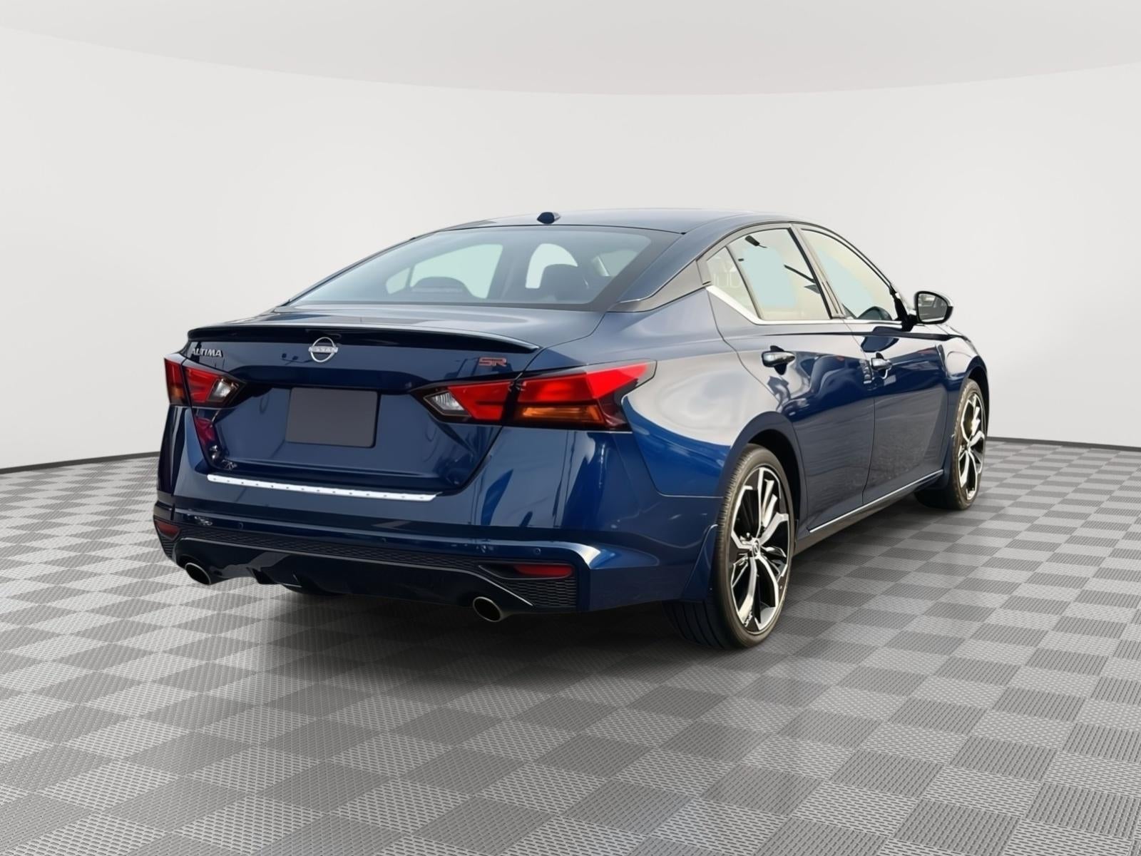 2023 Nissan Altima SR FWD