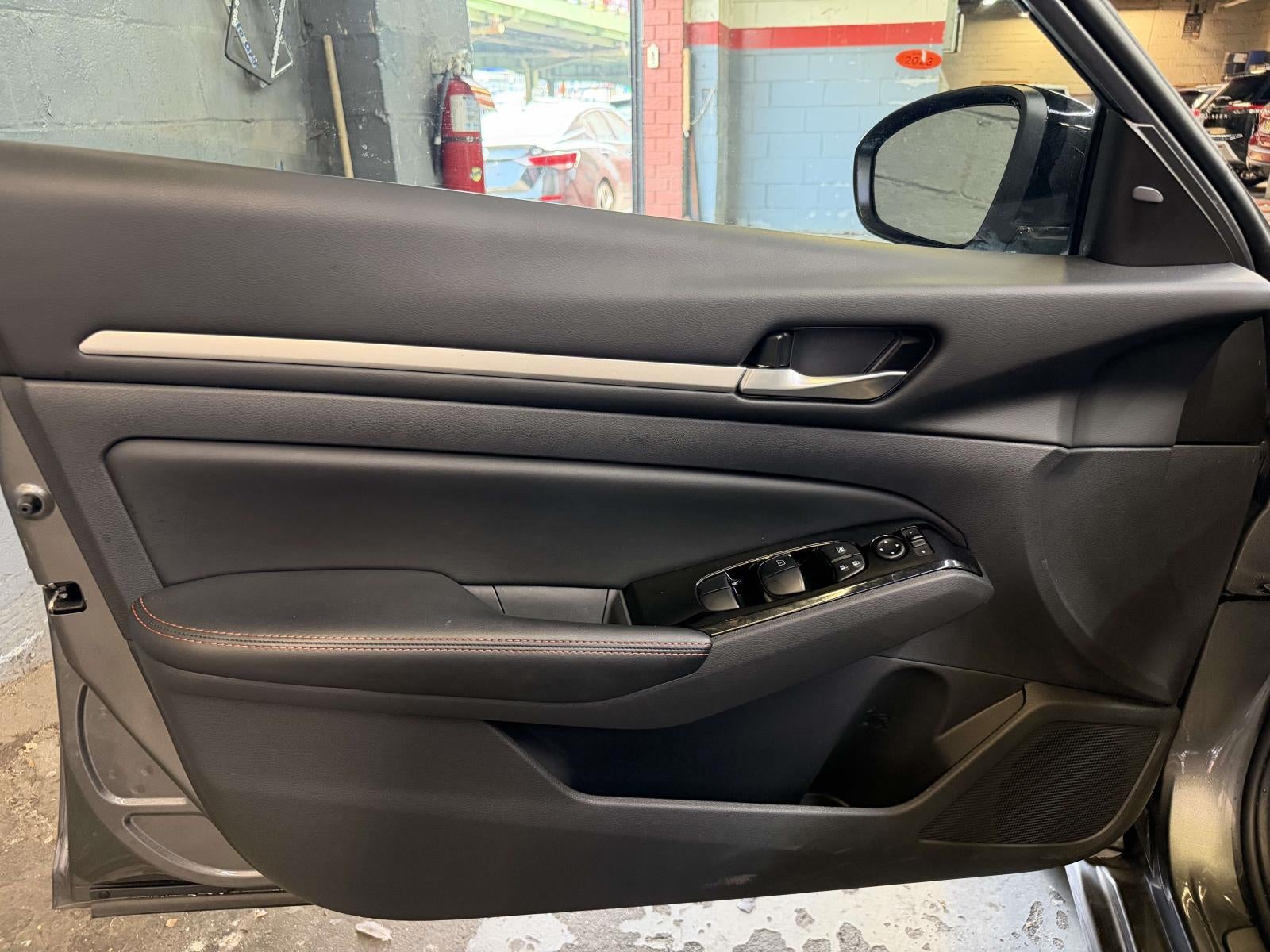 2025 Nissan Altima SR FWD